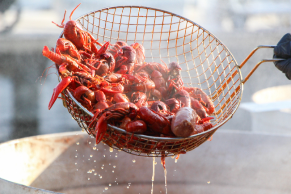 Healthy Crawfish Boil: A Heart-Healthy Tradition with OakBend Medical Center’s Touch